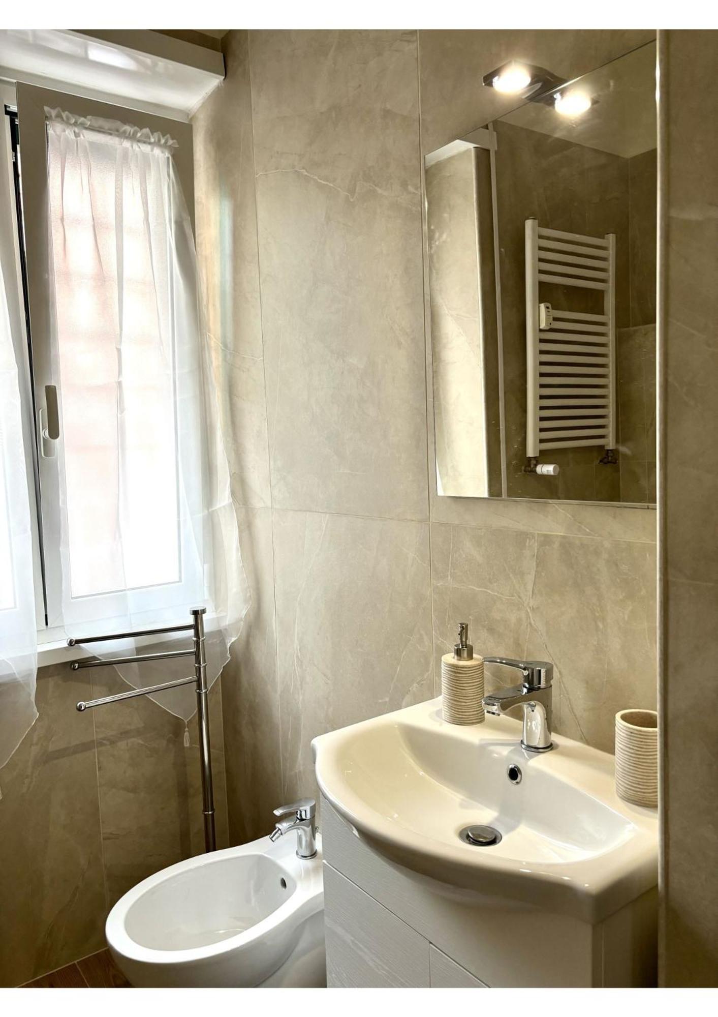 Casa Blaserna Nel Cuore Dello Shopping A Marconi E Trastevere 로마 외부 사진